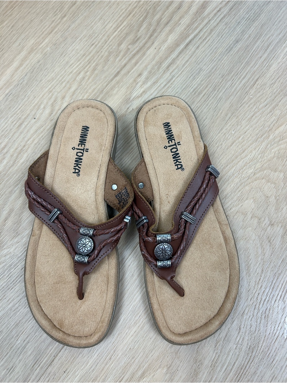 Minnetonka Silverthorne 360 Sandals 6